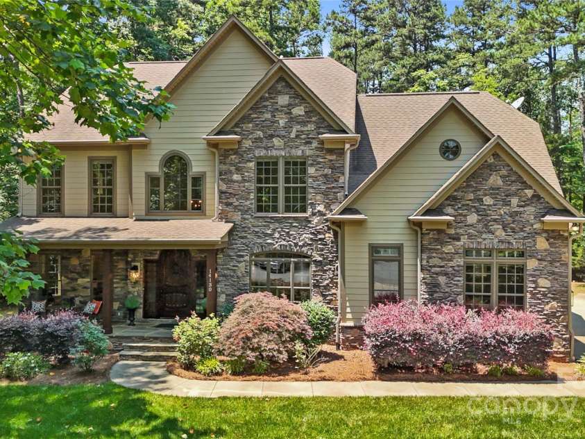 14130 Lea Point Court, Huntersville, NC 28078.  MLS# CAR4247240, YatesRealty ID 21385. 