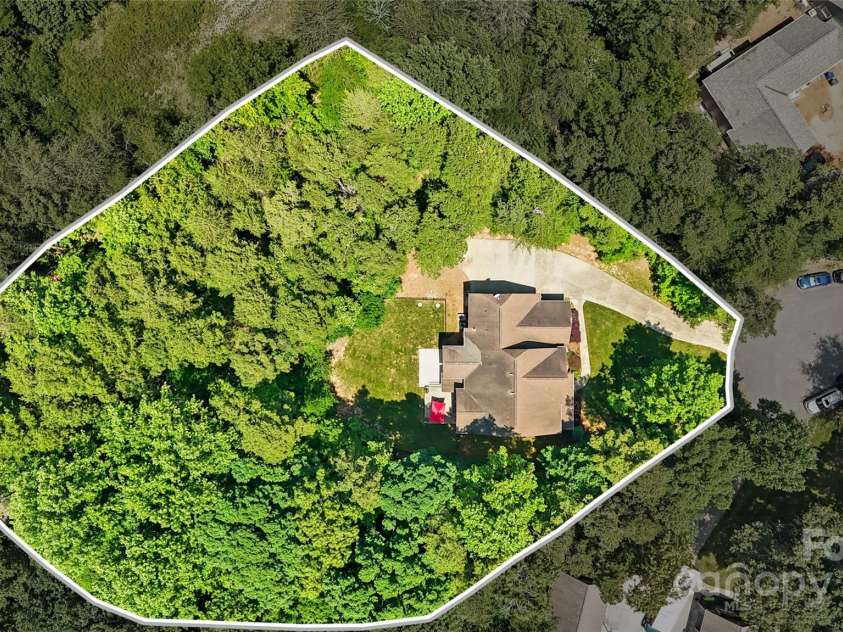 14130 Lea Point Court, Huntersville, NC 28078.  MLS# CAR4247240, YatesRealty ID 21385. Approximate property lines - for advertising purposes only.