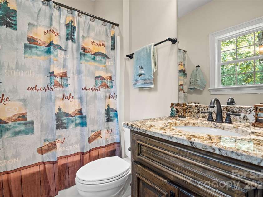 14130 Lea Point Court, Huntersville, NC 28078.  MLS# CAR4247240, YatesRealty ID 21385. On-suite bathroom for bedroom 3