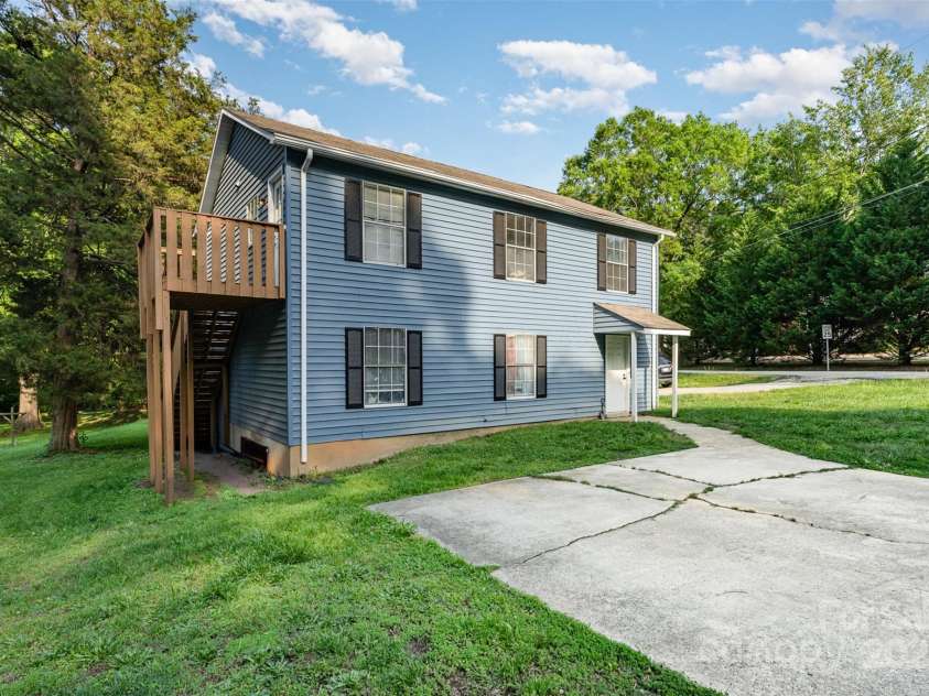 330 Culp Street, Mooresville, NC 28115.  MLS# CAR4257013, YatesRealty ID 21386. 