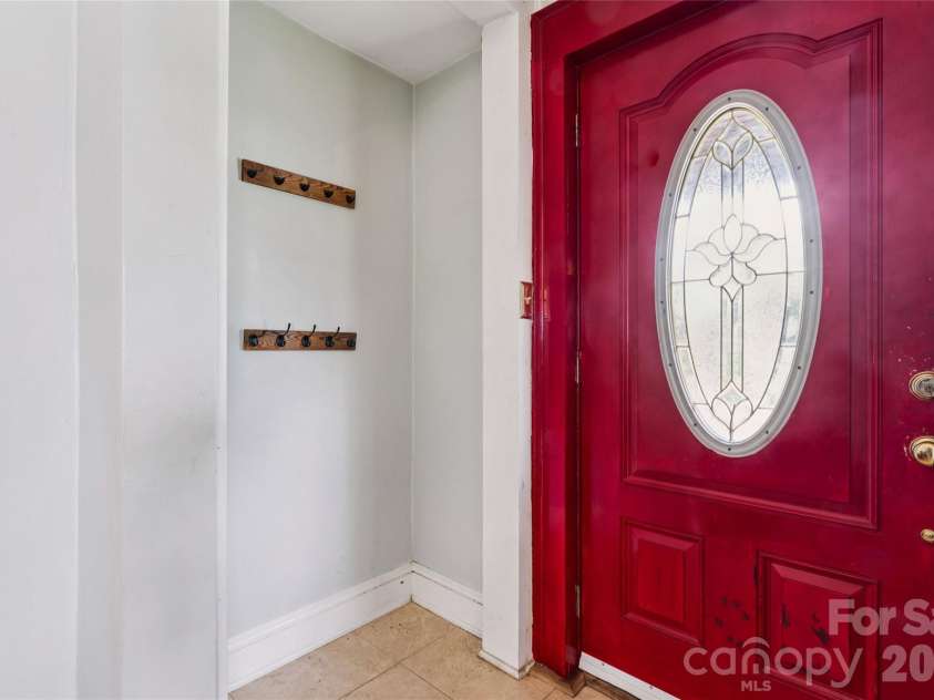 2224 Dundeen Street, Charlotte, NC 28216.  MLS# CAR4376633, YatesRealty ID 21389. 