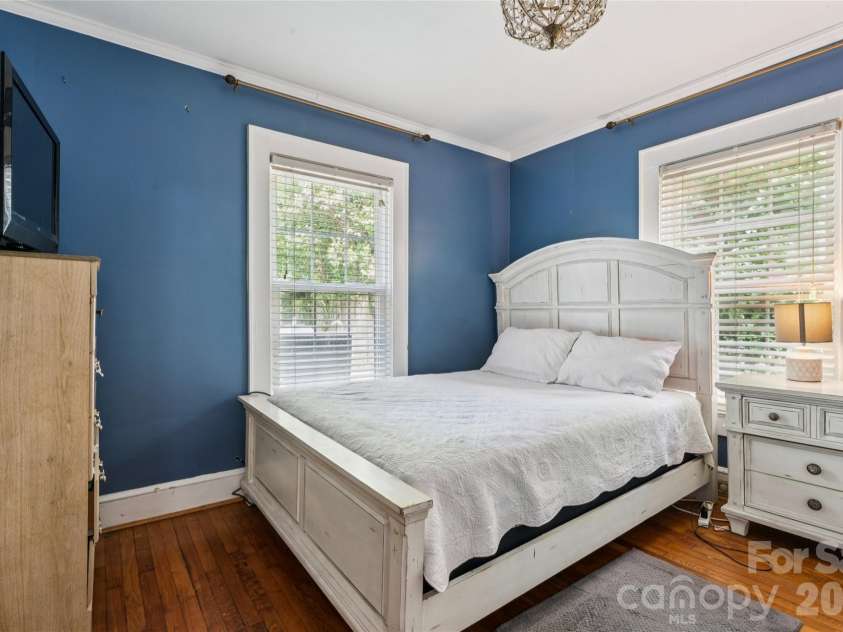 2224 Dundeen Street, Charlotte, NC 28216.  MLS# CAR4376633, YatesRealty ID 21389. 