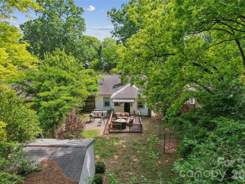 2224 Dundeen Street, Charlotte, NC 28216.  MLS# CAR4376633, YatesRealty ID 21389. 