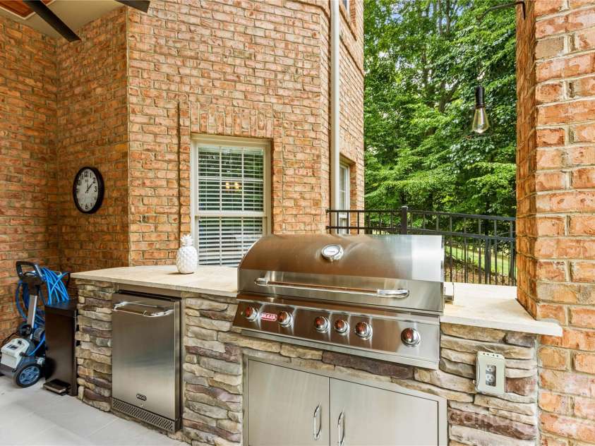183 April Road, Troutman, NC 28166.  MLS# CAR4158487, YatesRealty ID 2139. Grilling Kitchen