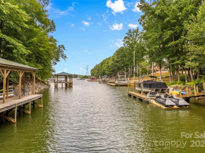 183 April Road, Troutman, NC 28166.  MLS# CAR4158487, YatesRealty ID 2139. Private Cove to Big Water