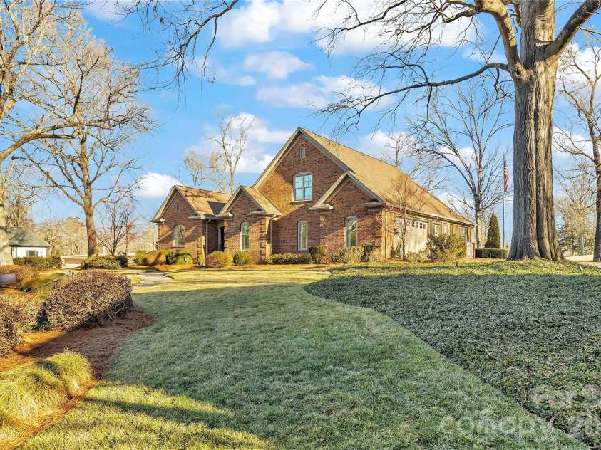 8 North Road Circle, Salisbury, NC 28144.  MLS# CAR4342336, YatesRealty ID 2139. 