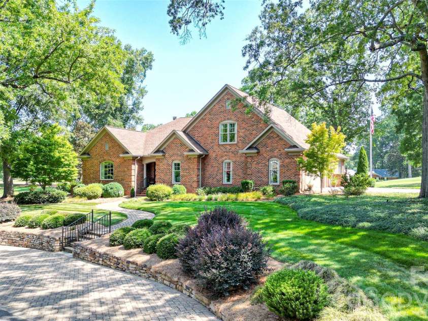 8 North Road Circle, Salisbury, NC 28144.  MLS# CAR4342336, YatesRealty ID 2139. 