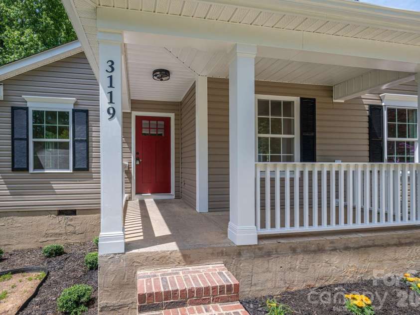 3119 Mintleaf Drive, Charlotte, NC 28269.  MLS# CAR4381665, YatesRealty ID 21390. 