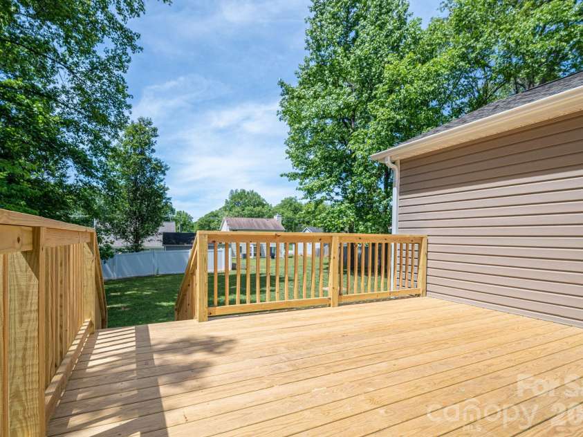3119 Mintleaf Drive, Charlotte, NC 28269.  MLS# CAR4381665, YatesRealty ID 21390. 