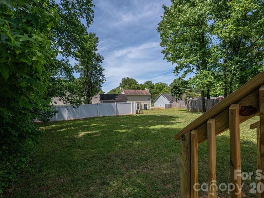 3119 Mintleaf Drive, Charlotte, NC 28269.  MLS# CAR4381665, YatesRealty ID 21390. 