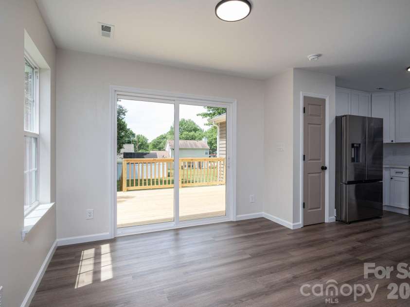 3119 Mintleaf Drive, Charlotte, NC 28269.  MLS# CAR4381665, YatesRealty ID 21390. 