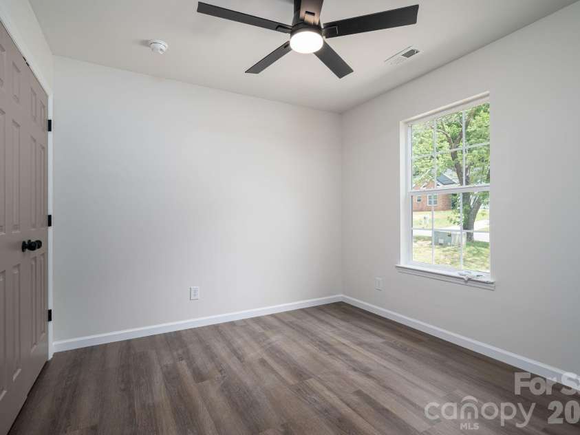 3119 Mintleaf Drive, Charlotte, NC 28269.  MLS# CAR4381665, YatesRealty ID 21390. 