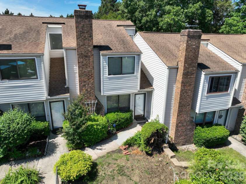 10969 Carmel Crossing Road, Charlotte, NC 28226.  MLS# CAR4378876, YatesRealty ID 21391. 