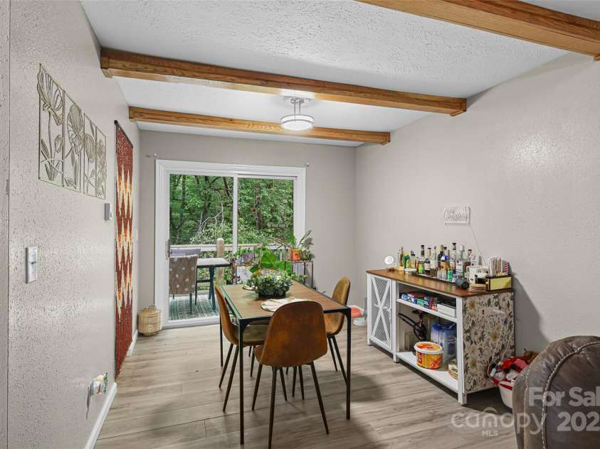 659 Salisbury Road, Hendersonville, NC 28792.  MLS# CAR4260201, YatesRealty ID 21391. 