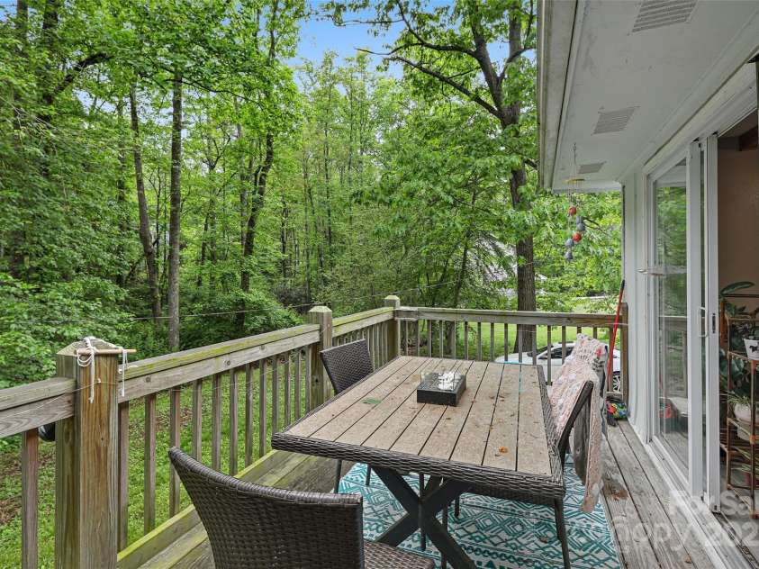 659 Salisbury Road, Hendersonville, NC 28792.  MLS# CAR4260201, YatesRealty ID 21391. 