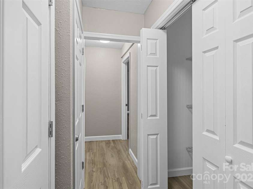 659 Salisbury Road, Hendersonville, NC 28792.  MLS# CAR4260201, YatesRealty ID 21391. 