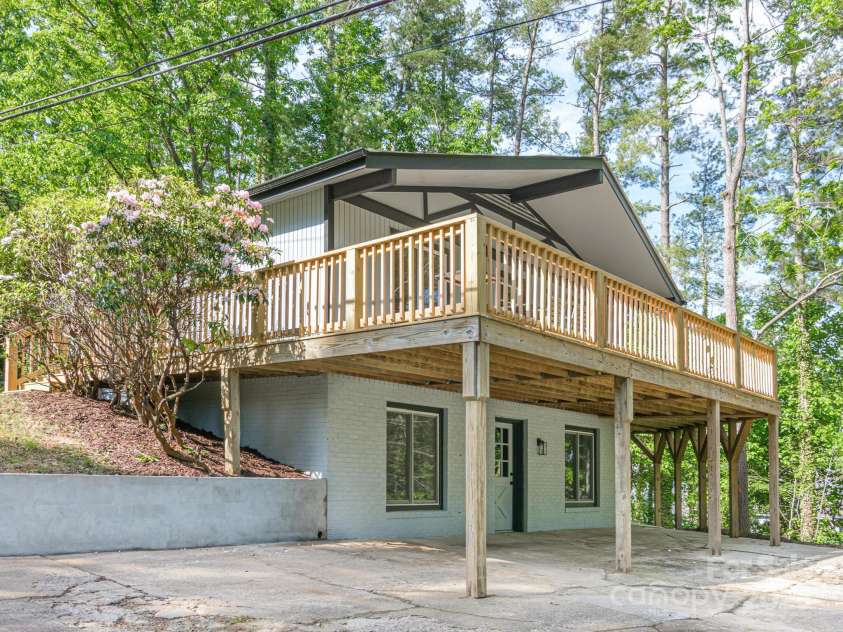 23 Leisure Mountain Road, Asheville, NC 28804.  MLS# CAR4258168, YatesRealty ID 21392. 