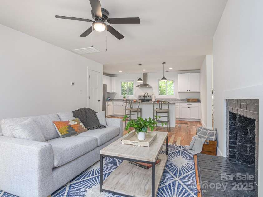 23 Leisure Mountain Road, Asheville, NC 28804.  MLS# CAR4258168, YatesRealty ID 21392. 