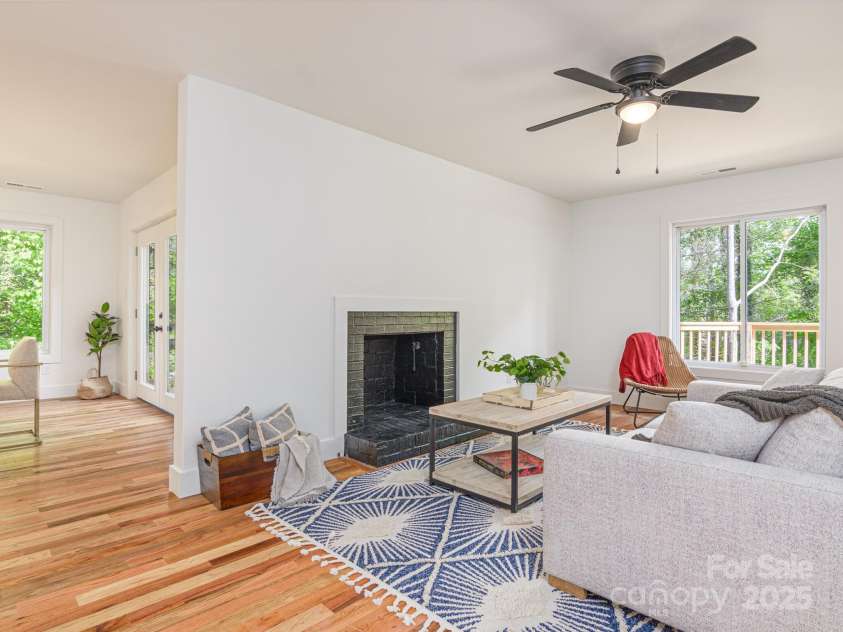 23 Leisure Mountain Road, Asheville, NC 28804.  MLS# CAR4258168, YatesRealty ID 21392. 