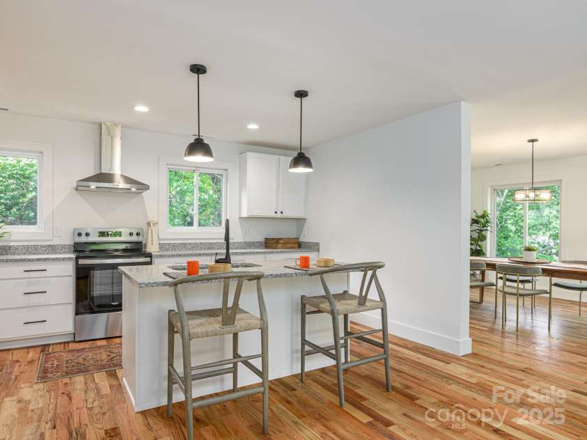 23 Leisure Mountain Road, Asheville, NC 28804.  MLS# CAR4258168, YatesRealty ID 21392. 