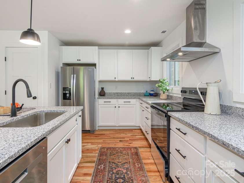 23 Leisure Mountain Road, Asheville, NC 28804.  MLS# CAR4258168, YatesRealty ID 21392. 