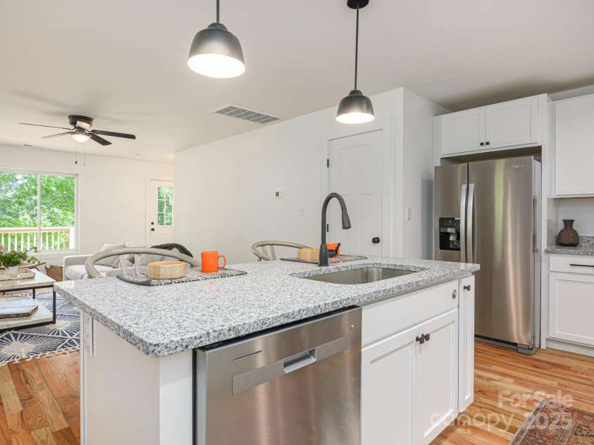 23 Leisure Mountain Road, Asheville, NC 28804.  MLS# CAR4258168, YatesRealty ID 21392. 