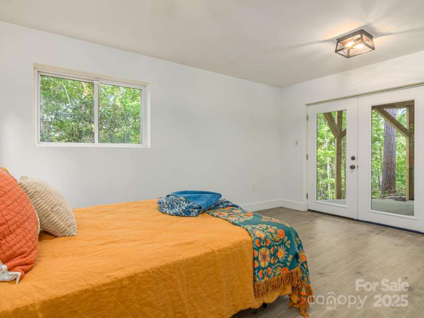 23 Leisure Mountain Road, Asheville, NC 28804.  MLS# CAR4258168, YatesRealty ID 21392. 