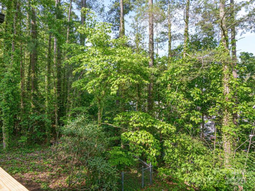 23 Leisure Mountain Road, Asheville, NC 28804.  MLS# CAR4258168, YatesRealty ID 21392. 