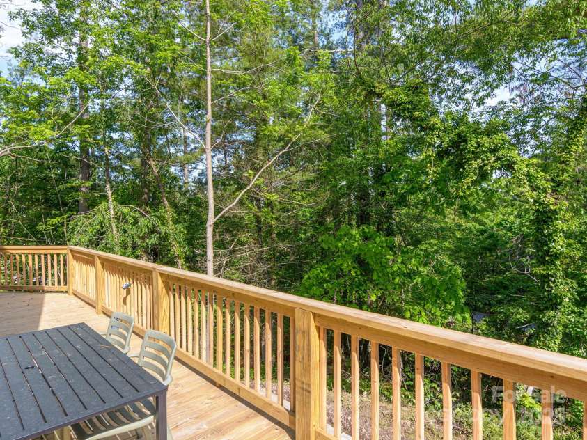 23 Leisure Mountain Road, Asheville, NC 28804.  MLS# CAR4258168, YatesRealty ID 21392. 