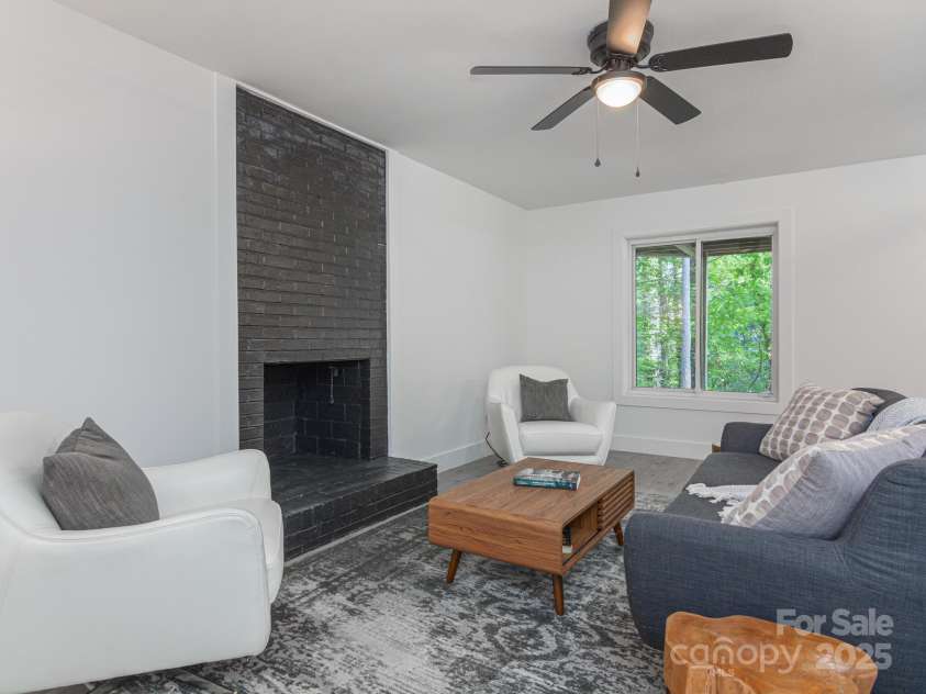 23 Leisure Mountain Road, Asheville, NC 28804.  MLS# CAR4258168, YatesRealty ID 21392. 