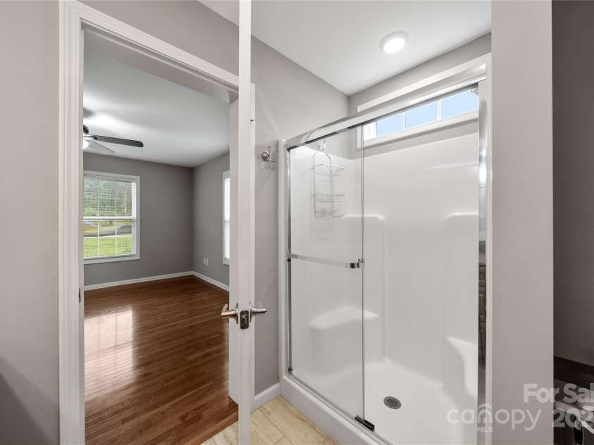 105 Bluebell Ridge Lane, Weaverville, NC 28787.  MLS# CAR4303351, YatesRealty ID 21393. 