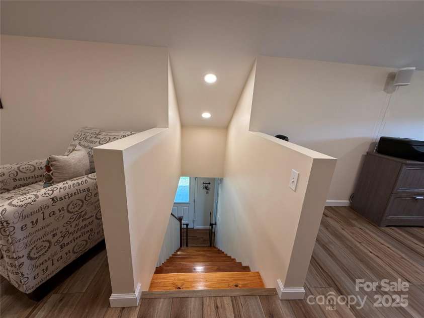 105 Bluebell Ridge Lane, Weaverville, NC 28787.  MLS# CAR4303351, YatesRealty ID 21393. 