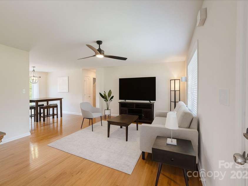 105 Bluebell Ridge Lane, Weaverville, NC 28787.  MLS# CAR4303351, YatesRealty ID 21393. Open main living, dining area