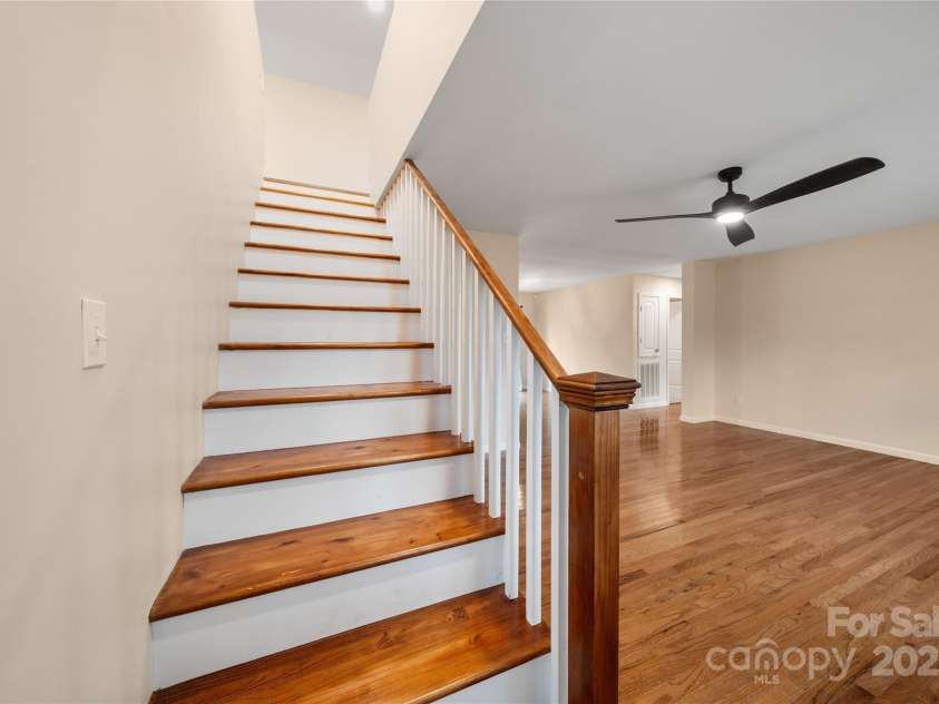 105 Bluebell Ridge Lane, Weaverville, NC 28787.  MLS# CAR4303351, YatesRealty ID 21393. Steps to upper level