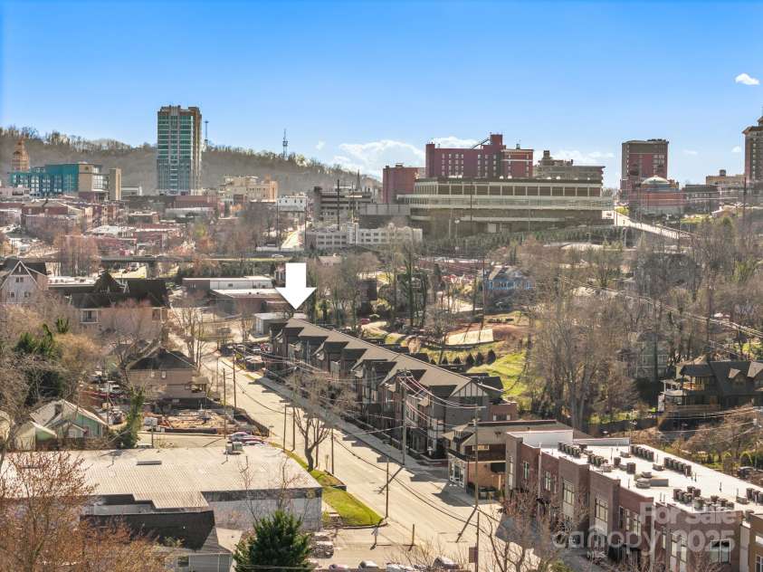 209 Broadway Street, Asheville, NC 28801.  MLS# CAR4206965, YatesRealty ID 21394. 