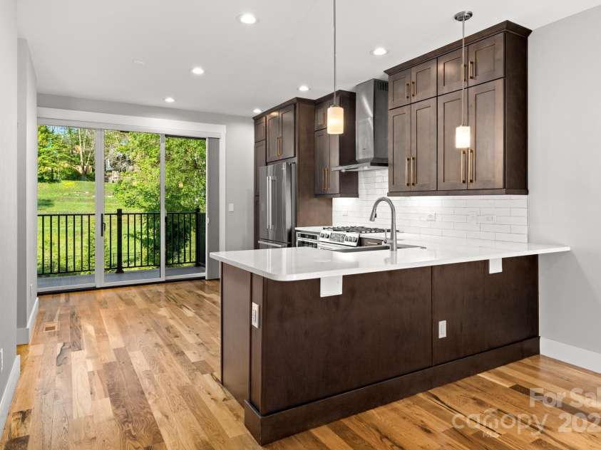 209 Broadway Street, Asheville, NC 28801.  MLS# CAR4206965, YatesRealty ID 21394. 