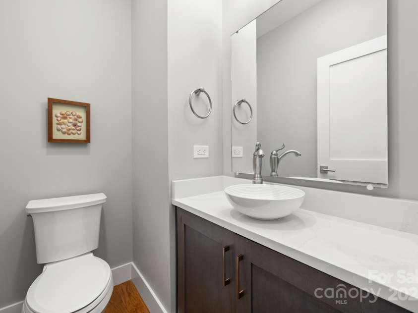 209 Broadway Street, Asheville, NC 28801.  MLS# CAR4206965, YatesRealty ID 21394. 