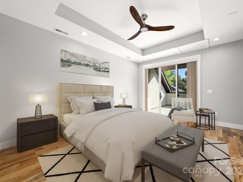 209 Broadway Street, Asheville, NC 28801.  MLS# CAR4206965, YatesRealty ID 21394. 