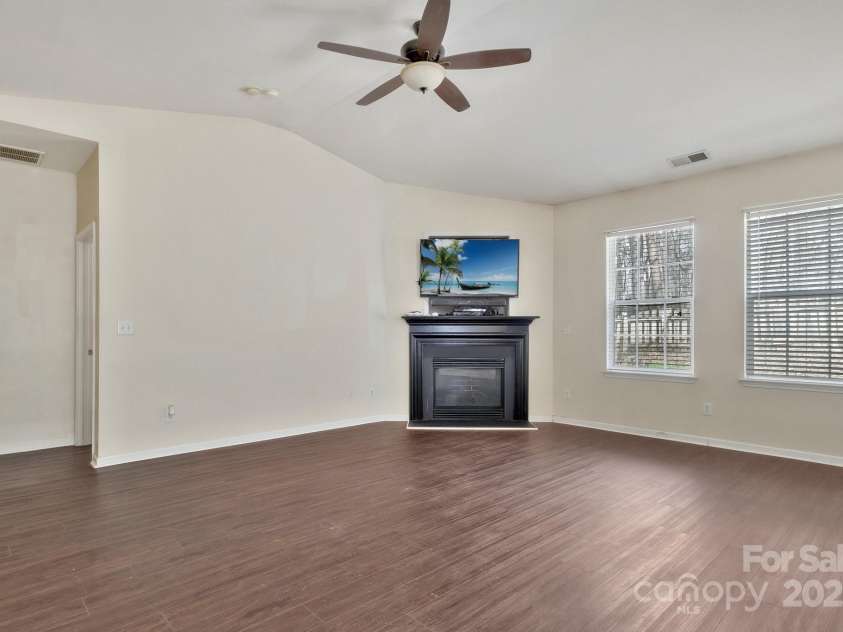 242 Tradition Way, Rock Hill, SC 29732.  MLS# CAR4233782, YatesRealty ID 21395. 