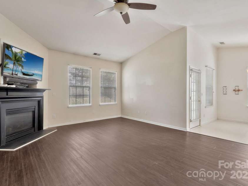 242 Tradition Way, Rock Hill, SC 29732.  MLS# CAR4233782, YatesRealty ID 21395. 