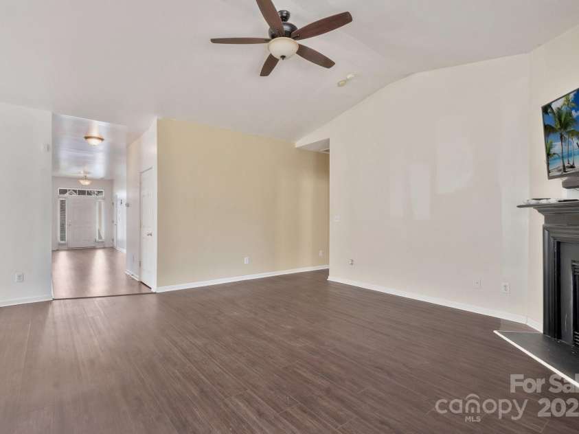 242 Tradition Way, Rock Hill, SC 29732.  MLS# CAR4233782, YatesRealty ID 21395. 