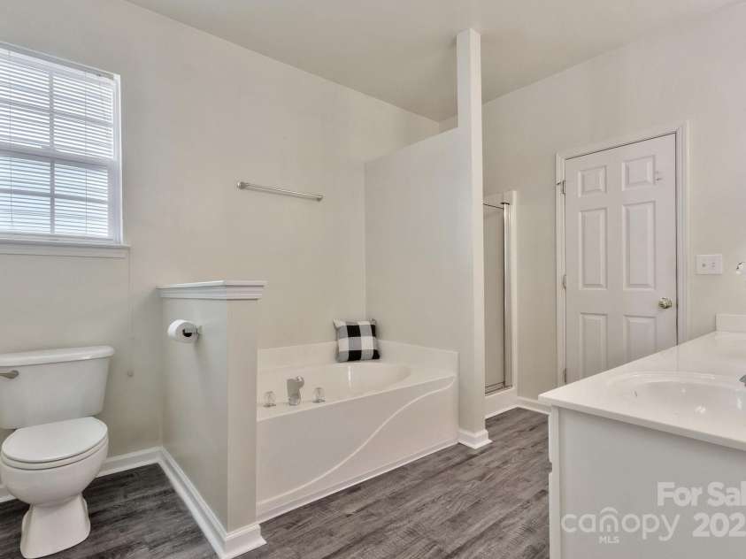 242 Tradition Way, Rock Hill, SC 29732.  MLS# CAR4233782, YatesRealty ID 21395. 