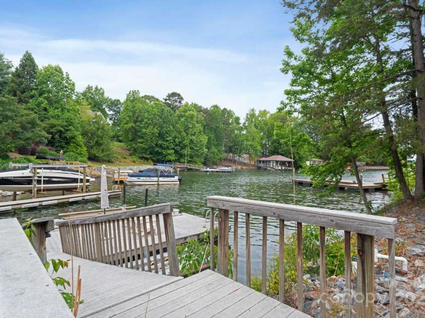7471 Barfield Lane, Denver, NC 28037.  MLS# CAR4250519, YatesRealty ID 21396. Easy access to your private dock.