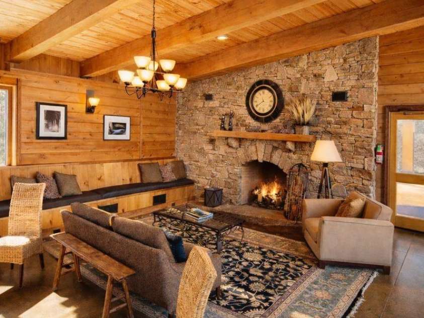 901 Wild River Run, Marshall, NC 28753.  MLS# CAR4332393, YatesRealty ID 21396. Lodge great room
