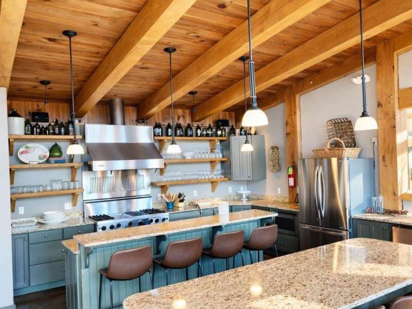 901 Wild River Run, Marshall, NC 28753.  MLS# CAR4332393, YatesRealty ID 21396. Lodge kitchen