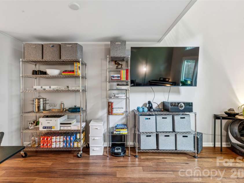 3252 Heathstead Place, Charlotte, NC 28210.  MLS# CAR4372084, YatesRealty ID 21398. 