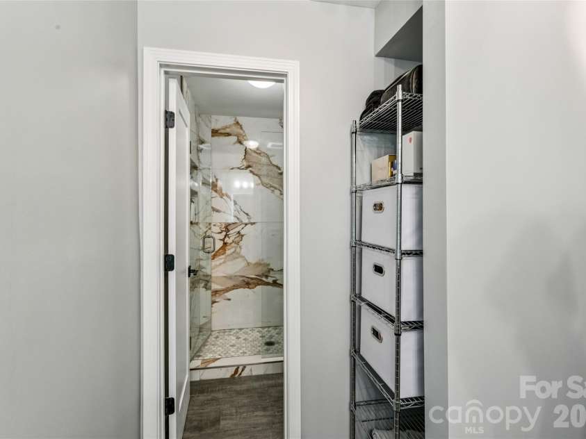 3252 Heathstead Place, Charlotte, NC 28210.  MLS# CAR4372084, YatesRealty ID 21398. 