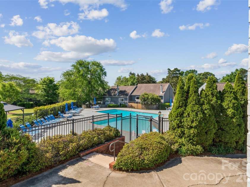 3252 Heathstead Place, Charlotte, NC 28210.  MLS# CAR4372084, YatesRealty ID 21398. 