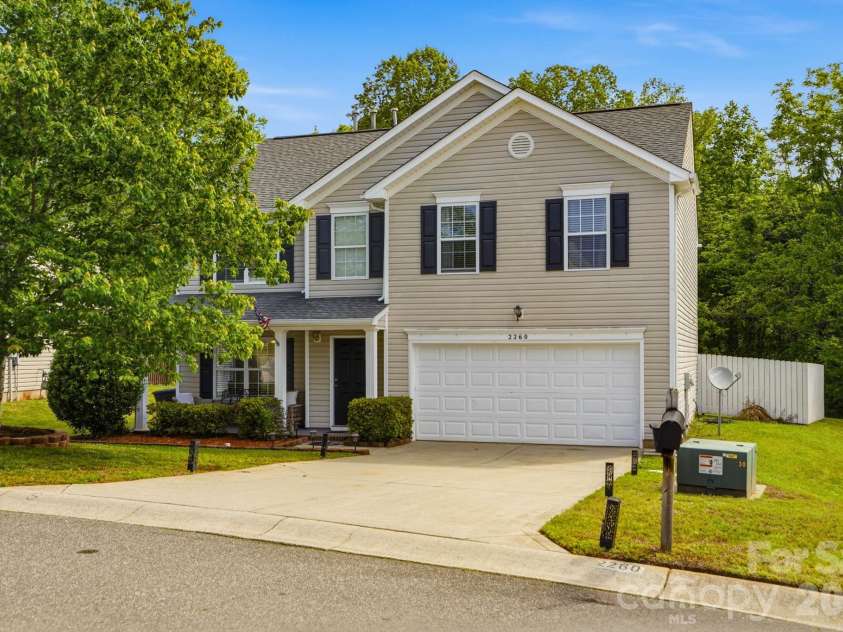 2260 Wexford Way, Statesville, NC 28625.  MLS# CAR4341137, YatesRealty ID 21399. Front