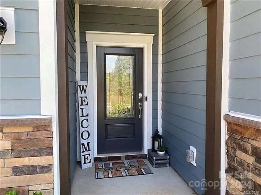 16835 Cozy Cove Road, Charlotte, NC 28278.  MLS# CAR4187592, YatesRealty ID 214. 